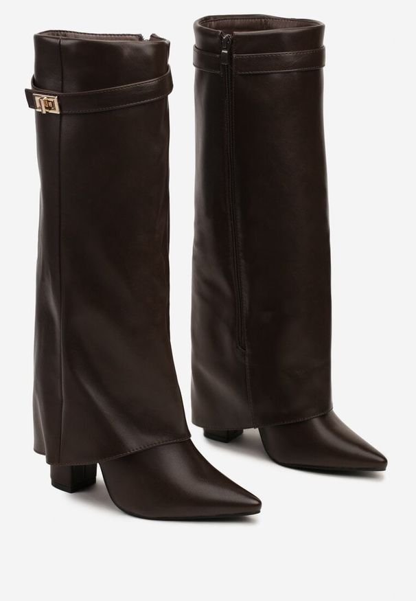 Born2be - Brązowe Kozaki z Wywiniętą Cholewką i Szpiczastym Noskiem emedios. Okazja: na co dzień. Wysokość cholewki: przed kolano. Nosek buta: szpiczasty. Kolor: brązowy. Szerokość cholewki: normalna. Styl: wizytowy, klasyczny, casual, elegancki