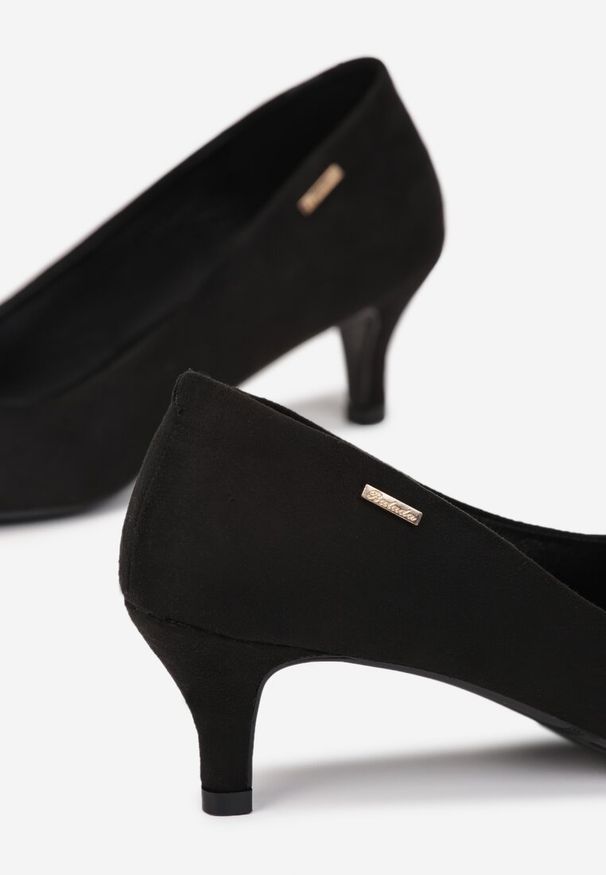 Renee - Czarne Czółenka Appyle. Zapięcie: bez zapięcia. Kolor: czarny. Wzór: bez wzorów, jednolity. Obcas: na szpilce. Styl: elegancki