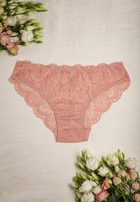 Born2be - Różowe Majtki Coropis. Kolor: różowy. Materiał: materiał, bawełna, koronka. Wzór: kwiaty, koronka #1