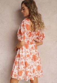 Renee - Pomarańczowa Sukienka Mini z Hiszpańskim Dekoltem i Gumką w Talii Lisella. Typ kołnierza: dekolt hiszpanka. Kolor: pomarańczowy. Materiał: tkanina. Wzór: kwiaty. Typ sukienki: rozkloszowane. Długość: mini #5