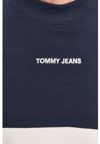 Tommy Jeans - Bluza. Typ kołnierza: bez kaptura. Kolor: wielokolorowy. Materiał: bawełna, dzianina. Wzór: gładki #3