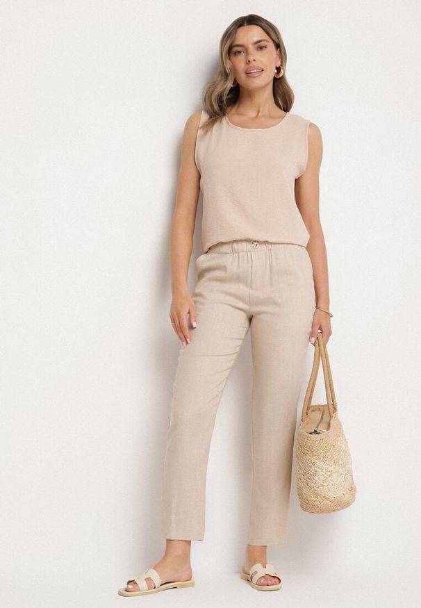 Born2be - Jasnobeżowe Spodnie z Lnem o Klasycznym Kroju z Gumką w Talii Filarse. Okazja: na co dzień. Kolor: beżowy. Materiał: len. Sezon: wiosna, lato. Styl: klasyczny
