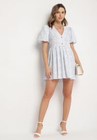 Born2be - Niebieska Rozkloszowana Sukienka z Guzikami i Bufiastymi Rękawami Ateluna. Okazja: na co dzień. Kolor: niebieski. Typ sukienki: rozkloszowane. Styl: casual, elegancki #4