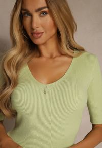 Renee - Zielona Bluzka z Prążkowanej Dzianiny Unarese. Okazja: na imprezę. Kolor: zielony. Materiał: dzianina, prążkowany #4