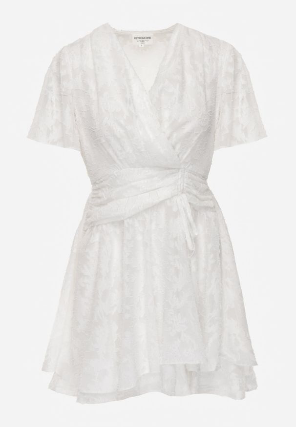 Renee - Biała Rozkloszowana Sukienka z Dekoltem Zapinanym na Napy Tarae. Okazja: na co dzień. Kolor: biały. Styl: casual, elegancki