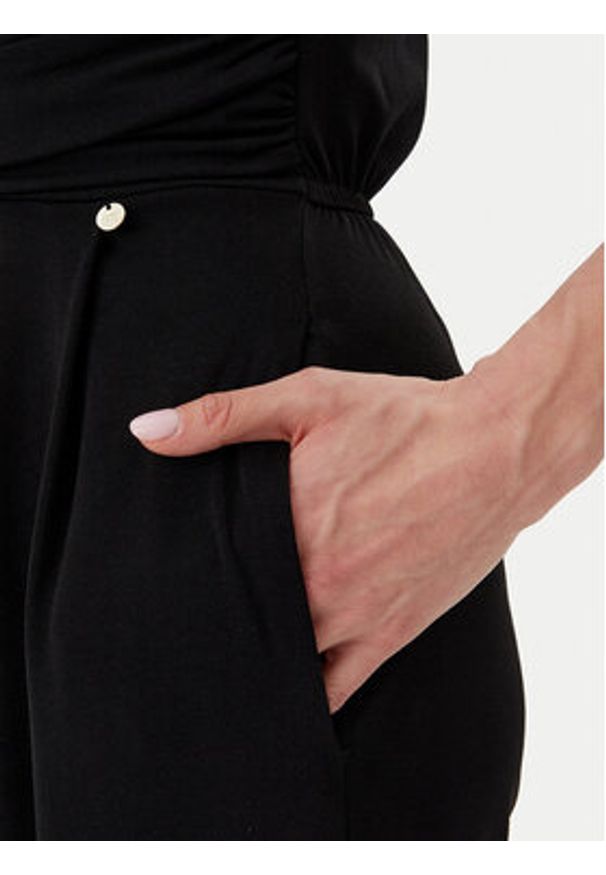 Rinascimento Kombinezon CFC0123771003 Czarny Regular Fit. Kolor: czarny. Materiał: syntetyk