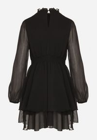 Born2be - Czarna Rozkloszowana Sukienka Siateczkowa z Bufiastymi Rękawami Isovana. Okazja: na co dzień. Kolor: czarny. Styl: casual, elegancki #2