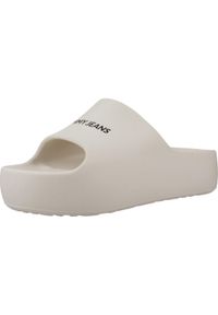 TOMMY HILFIGER - Sandały TOMMY JEANS TJW CHUNKY FLATFORM SLID Biały. Kolor: biały. Materiał: jeans