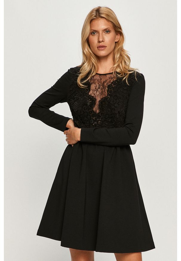 TwinSet - Twinset - Sukienka. Kolor: czarny. Materiał: materiał, wiskoza, poliamid, elastan, tkanina, nylon, poliester, koronka. Długość rękawa: długi rękaw. Wzór: gładki. Typ sukienki: rozkloszowane. Styl: klasyczny. Długość: mini