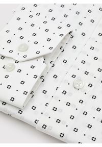 Pako Lorente - PAKO LORENTE – Biała koszula męska w drobny wzór o fasonie Slim Fit. Typ kołnierza: kołnierzyk klasyczny. Kolor: biały. Materiał: bawełna, elastan. Długość rękawa: długi rękaw. Długość: długie. Styl: klasyczny #3