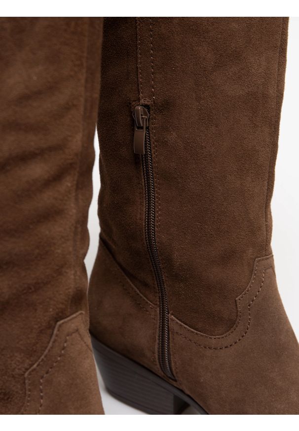 Big-Star - Kowbojki damskie ze skóry naturalnej SS274455 803. Okazja: na co dzień. Zapięcie: zamek. Kolor: brązowy. Materiał: skóra. Sezon: wiosna, lato, jesień. Obcas: na obcasie. Styl: casual, boho, elegancki. Wysokość obcasa: średni