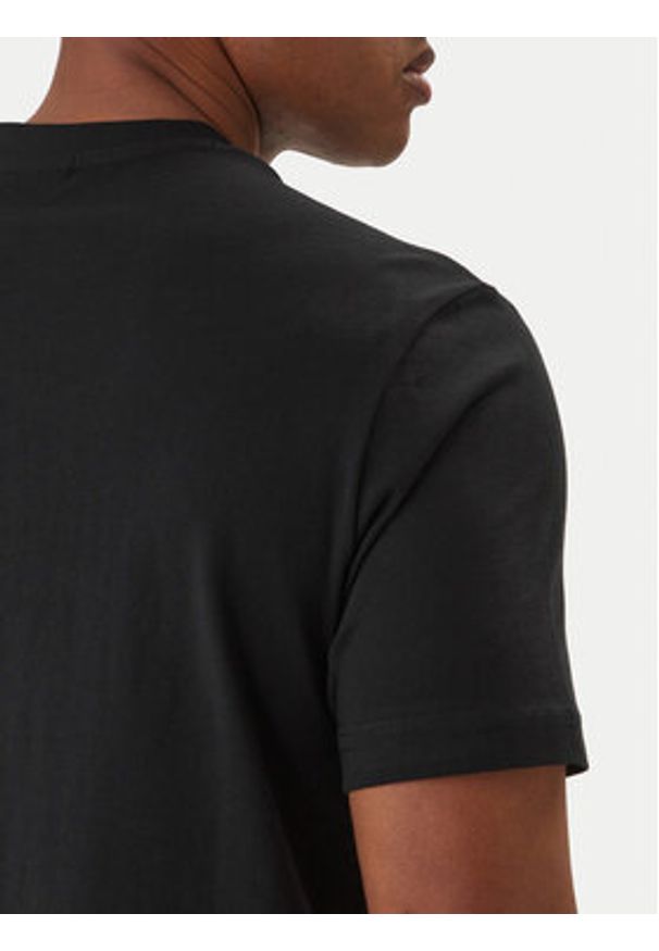 Napapijri T-Shirt S-Box Logo NP0A4IFL Czarny Regular Fit. Kolor: czarny. Materiał: bawełna