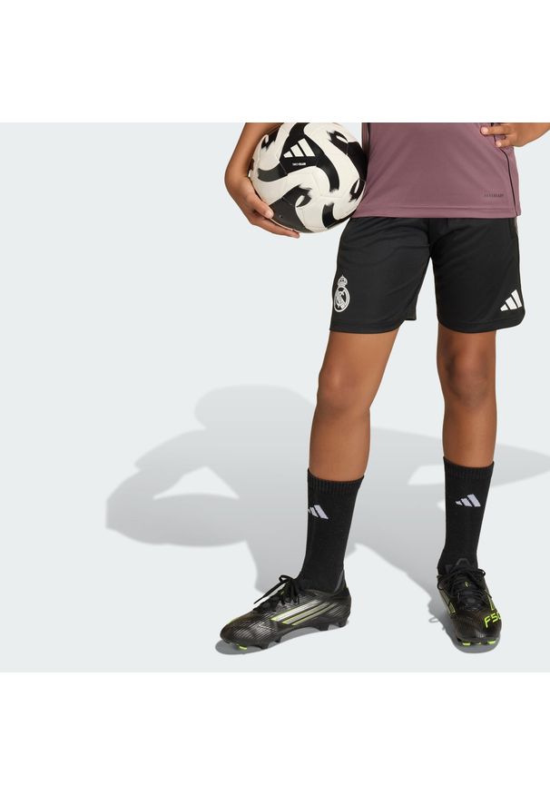 Adidas - Dziecięce szorty Real Madryt Tiro 25 Competition Training. Kolor: czarny. Styl: sportowy