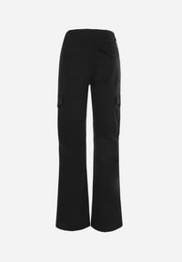 Born2be - Czarne Spodnie Cargo z Szeroką Nogawką i Wysokim Stanem Naifah. Stan: podwyższony. Kolor: czarny. Materiał: materiał. Wzór: gładki, aplikacja #4