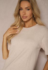 Renee - Beżowa T-shirtowa Sukienka z Wiskozowej Dzianiny z Ozdobnymi Guzikami Narossa. Okazja: na co dzień. Kolor: beżowy. Materiał: dzianina, wiskoza. Długość rękawa: krótki rękaw. Styl: elegancki, casual #3