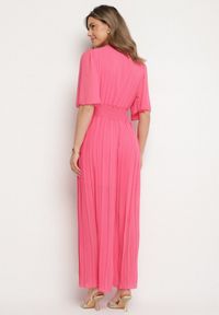 Born2be - Fuksjowy Plisowany Kombinezon o Kopertowym Kroju z Gumką w Talii Ameddie. Okazja: na co dzień. Kolor: różowy. Styl: elegancki, casual #5