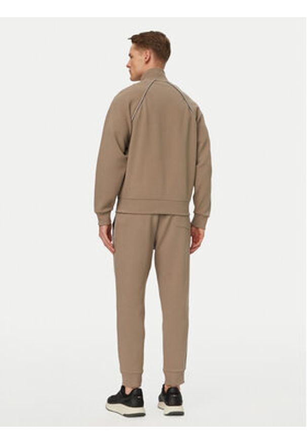 BOSS Dres 50555906 Beżowy ciemny Regular Fit. Kolor: beżowy. Materiał: syntetyk