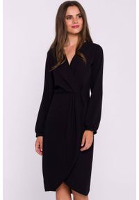 Stylove - Elegancka sukienka z dekoltem V i zakładkami czarna. Typ kołnierza: typu klepsydra. Kolor: czarny. Materiał: materiał, tkanina, elastan. Typ sukienki: kopertowe. Styl: elegancki