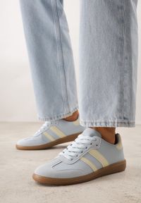 Renee - Granatowe Casualowe Sneakersy na Płaskiej Podeszwie z Paskami Jereria. Okazja: na co dzień. Zapięcie: pasek. Kolor: niebieski. Materiał: jeans. Obcas: na płaskiej podeszwie #5