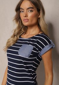 Renee - Czarny T-shirt z Bawełny z Ozdobną Kieszonką i Rękawkami w Paski Anacetsa. Okazja: na co dzień. Kolor: czarny. Materiał: bawełna. Długość rękawa: krótki rękaw. Wzór: paski. Sezon: lato. Styl: klasyczny, elegancki, casual #4