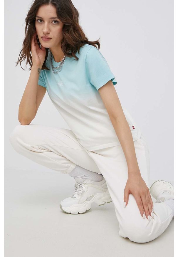 Levi's® - Levi's T-shirt bawełniany. Okazja: na co dzień, na spotkanie biznesowe. Kolor: niebieski. Materiał: bawełna. Styl: biznesowy, casual