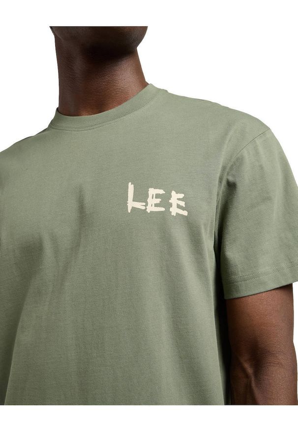 Lee - MESKA KOSZULKA LEE ELEVATED ESS LOGO TEE OLIVE STONE 112370701
