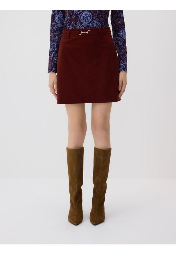 Reserved - Sztruksowa spódnica mini - bordowy. Kolor: czerwony. Materiał: sztruks