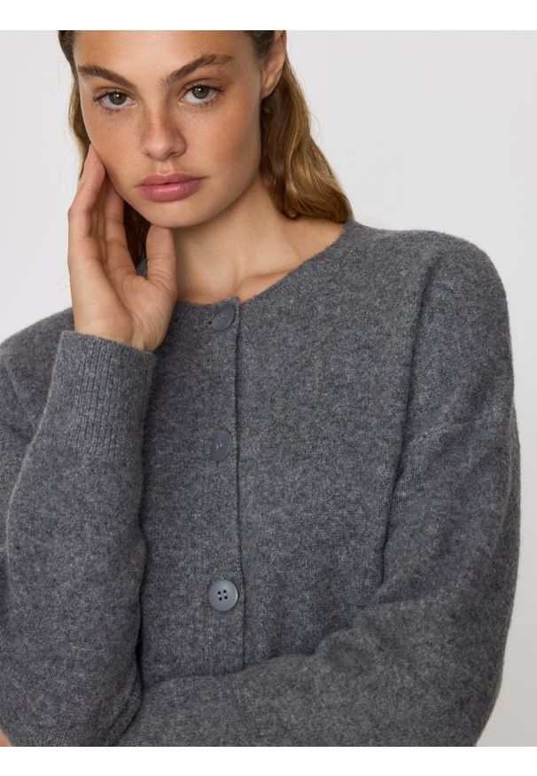 Reserved - Kardigan z obniżoną linią ramion - szary. Kolor: szary. Materiał: wełna, dzianina