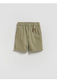 Reserved - Bawełniane szorty - oliwkowy. Kolor: oliwkowy. Materiał: bawełna #1