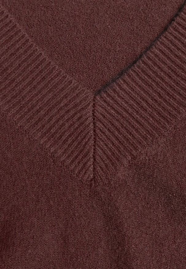 Born2be - Brązowy Sweter z Dekoltem w V z Domieszką Kaszmiru Mariara. Okazja: na spacer. Typ kołnierza: dekolt w kształcie V. Kolor: brązowy. Materiał: kaszmir. Wzór: bez wzorów