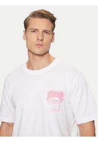 Adidas - adidas T-Shirt Trefoil Series Fashion Elevated Tee JD0665 Biały Regular Fit. Kolor: biały. Materiał: bawełna #4