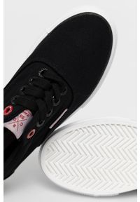 Cross Jeans Tenisówki damskie kolor czarny. Nosek buta: okrągły. Zapięcie: sznurówki. Kolor: czarny. Obcas: na platformie #3