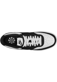 Buty damskie do chodzenia Nike Wmns Court Vision Lo NN. Zapięcie: sznurówki. Kolor: czarny, biały, wielokolorowy. Materiał: syntetyk, materiał. Szerokość cholewki: normalna. Model: Nike Court. Sport: turystyka piesza