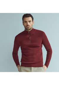 Reserved - Sweter ze stójką - Bordowy. Typ kołnierza: kołnierzyk stójkowy. Kolor: czerwony