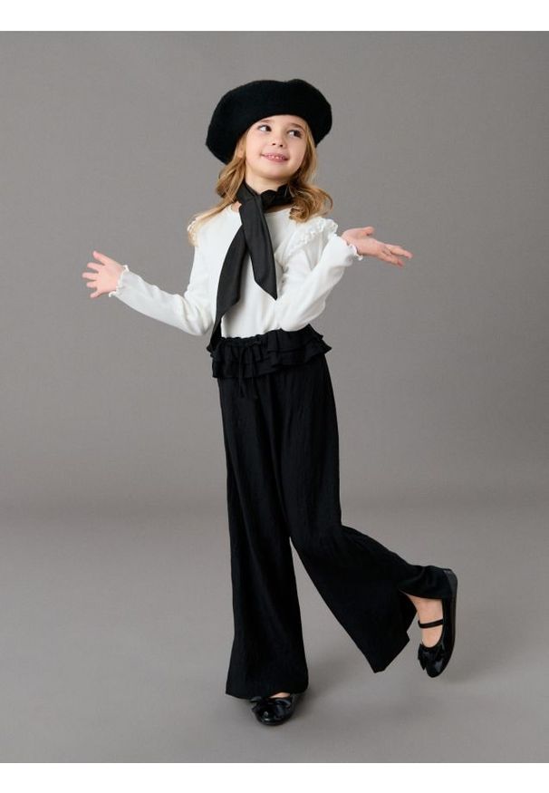 Sinsay - Spodnie wide leg z ozdobnymi falbanami - czarny. Kolor: czarny