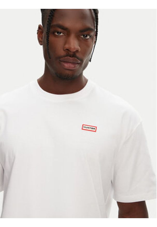 Hunter T-Shirt Rasputin HARM0057251 Biały Relaxed Fit. Kolor: biały. Materiał: bawełna