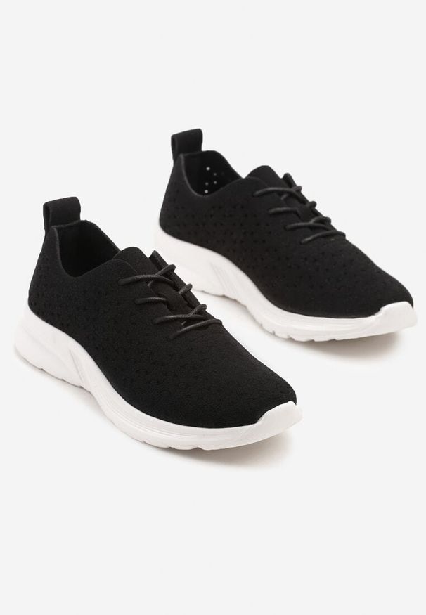 Born2be - Czarne Sneakersy z Ażurową Elastyczną Cholewką Feniosse. Okazja: na co dzień. Kolor: czarny. Materiał: jeans. Szerokość cholewki: normalna. Wzór: ażurowy