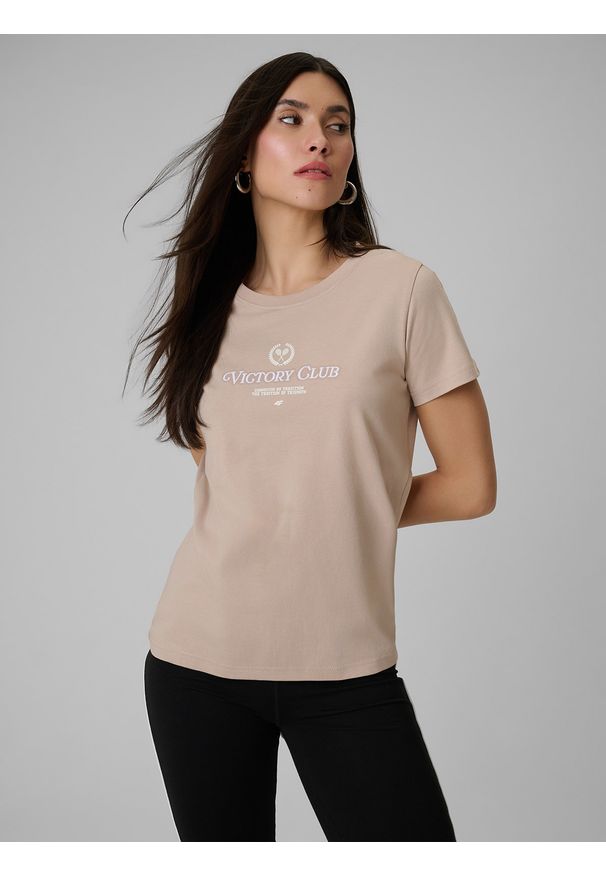 4f - 4F T-shirt regular z nadrukiem damski - beżowy XS. Okazja: na co dzień. Kolor: beżowy. Materiał: dzianina, bawełna, materiał. Wzór: nadruk. Styl: casual, klasyczny