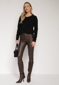 Born2be - Czarny Sweter z Wiskozą i Wełną z Dekoltem w Serek Claida. Okazja: na co dzień. Typ kołnierza: dekolt w serek. Kolor: czarny. Materiał: wełna, wiskoza. Styl: casual #2