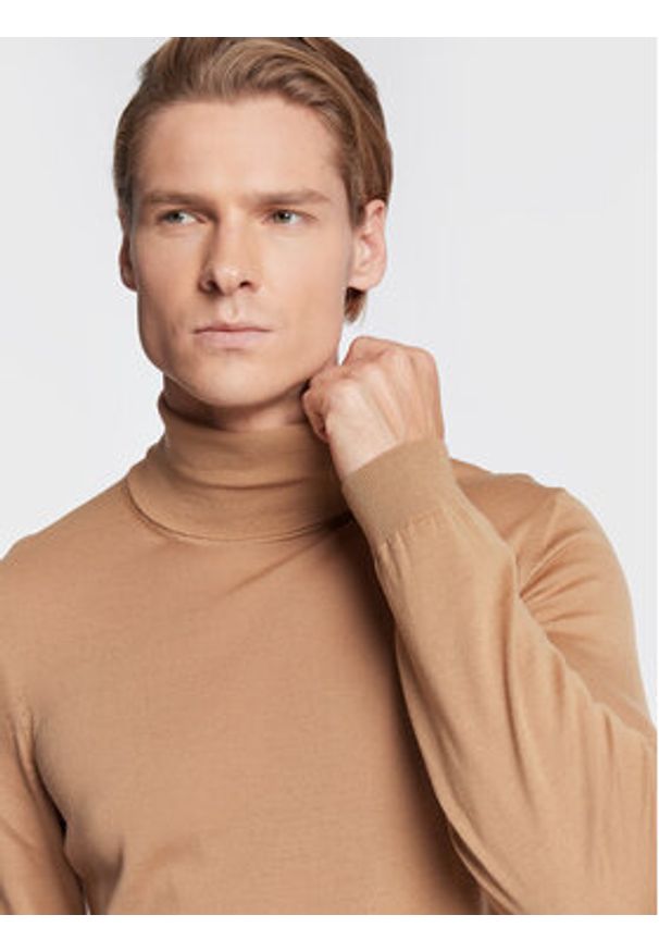 BOSS - Boss Golf Musso-P 50468262 Brązowy Slim Fit. Typ kołnierza: golf. Kolor: brązowy. Materiał: bawełna