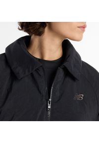 Kurtka damska New Balance WJ61D8YXBK ​– czarna. Kolor: czarny. Materiał: poliester, bawełna, materiał. Sezon: wiosna, jesień. Styl: sportowy #6