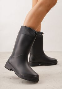 Renee - Czarne Kalosze ze Ściągaczami przy Cholewce Bastotus. Okazja: na co dzień. Kolor: czarny. Szerokość cholewki: normalna. Styl: casual #2