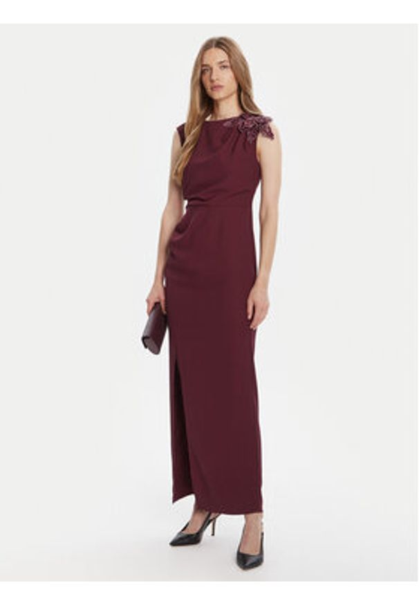 Rinascimento Sukienka wieczorowa CFC0020094002 Bordowy Slim Fit. Kolor: czerwony. Materiał: syntetyk. Styl: wizytowy