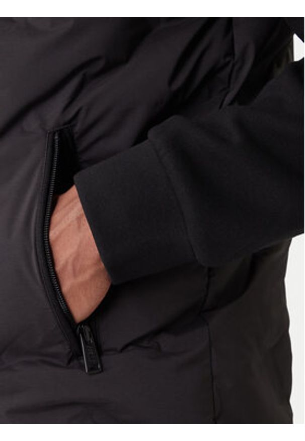 Guess Kurtka przejściowa M6RL10 WJ232 Czarny Regular Fit. Kolor: czarny. Materiał: syntetyk