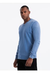 Ombre Clothing - Męski sweter washowany z dekoltem w serek - niebieski V4 - Rozmiar: XL. Typ kołnierza: dekolt w serek. Kolor: niebieski. Materiał: bawełna