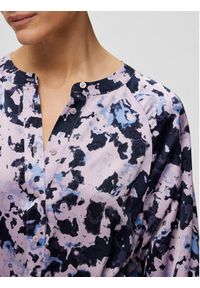 Selected Femme Sukienka codzienna Faronia 16088098 Fioletowy Loose Fit. Okazja: na co dzień. Kolor: fioletowy. Materiał: wiskoza. Typ sukienki: proste. Styl: casual #6