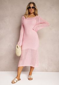Renee - Różowa Sukienka Dzianinowa Midi w stylu Boho z Głębokim Dekoltem na Plecach Moralie. Okazja: na co dzień. Typ kołnierza: dekolt na plecach. Kolor: różowy. Materiał: dzianina. Długość rękawa: długi rękaw. Typ sukienki: proste. Styl: boho. Długość: midi #4