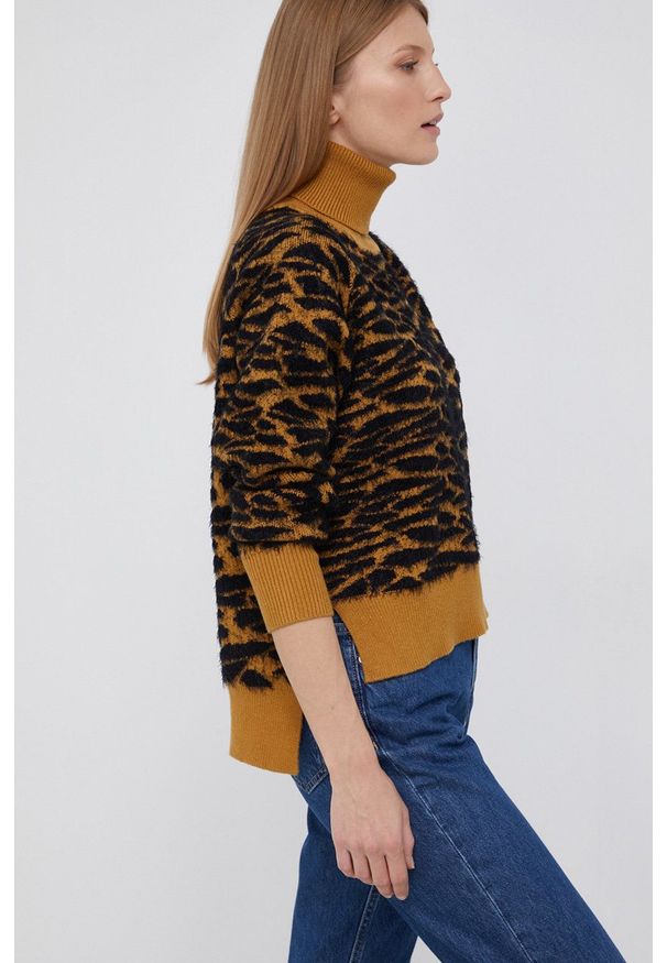 XT Studio Sweter damski kolor żółty ciepły z golfem. Okazja: na co dzień. Typ kołnierza: golf. Kolor: żółty. Materiał: dzianina. Długość rękawa: raglanowy rękaw. Długość: długie. Styl: casual