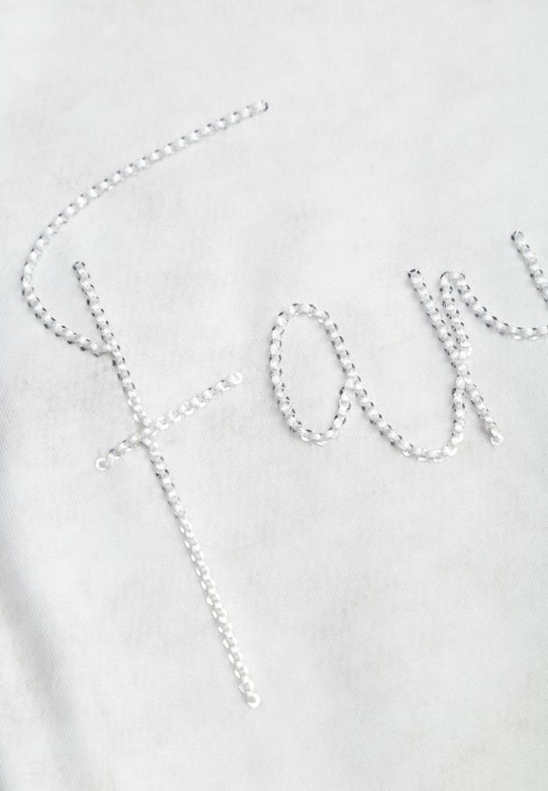 Born2be - Biały Bawełniany T-shirt Oversize z Haftowanym Napisem z Cekinami Aewai. Okazja: na co dzień. Kolor: biały. Materiał: bawełna. Wzór: napisy, haft. Styl: elegancki, casual