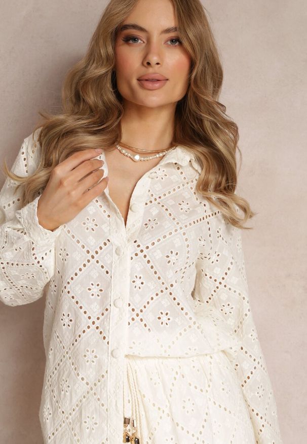 Renee - Beżowy 2-częściowy Komplet z Haftowej Tkaniny z Koszulą i Spodniami Aleiga. Kolor: beżowy. Materiał: tkanina. Wzór: haft, ażurowy